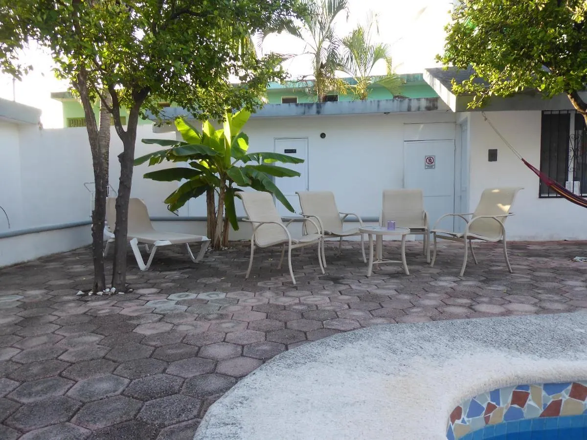 Claro de Luna Playa del Carmen Apartahotel