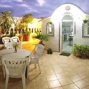 Hostal Alexandross
